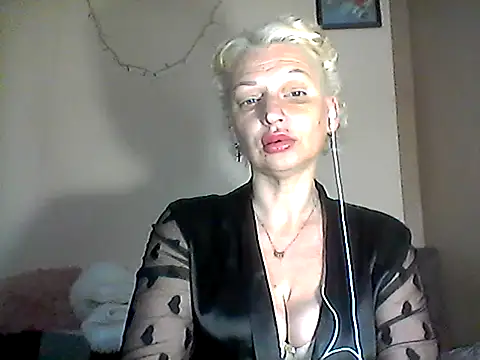 Snapshot of MaryJane441 chatting on April 25, 2026, 8:50 pm MaryJane441 online show from April 25, 2026, 8:50 pm