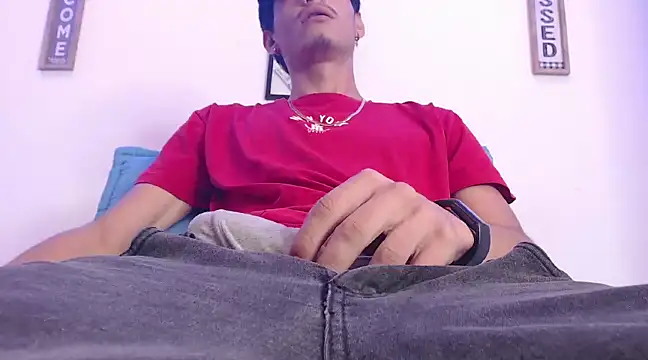 harrytomson 1 online show from February 14, 2025, 4:58 am