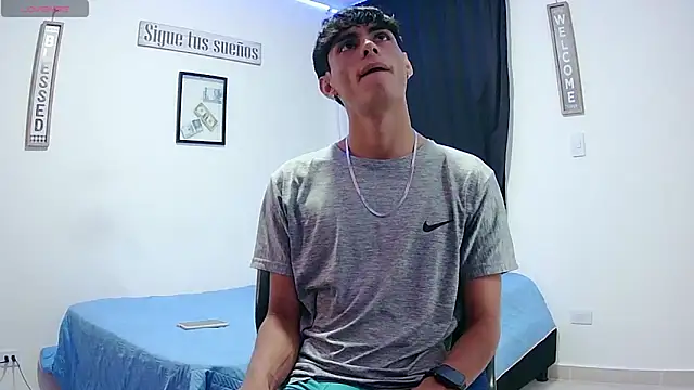 harrytomson 1 online show from October 18, 2025, 11:51 pm