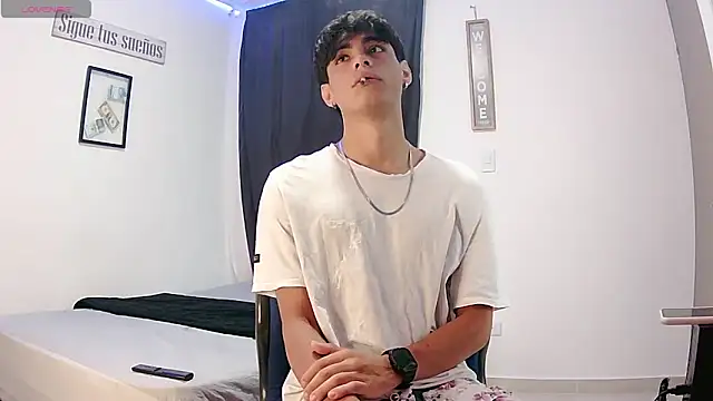 harrytomson 1 online show from October 3, 2025, 11:45 am