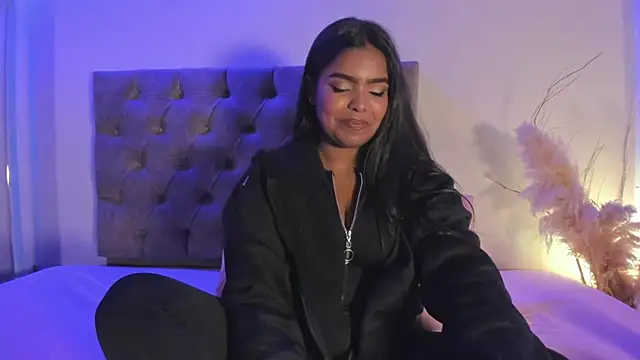 Snapshot of zoe_roux21 chatting on January 17, 2026, 3:10 am zoe roux21 online show from January 17, 2026, 3:10 am