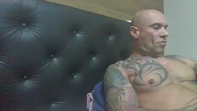 Snapshot of Arc8njoblack chatting on June 14, 2026, 3:41 am Arc8njoblack online show from June 14, 2026, 3:41 am