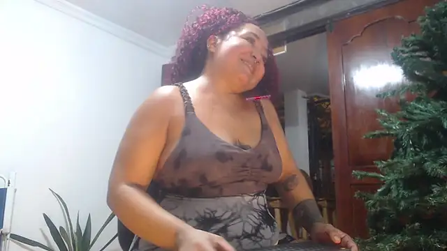 Snapshot of cougar_town chatting on November 10, 2025, 11:21 pm cougar town online show from November 10, 2025, 11:21 pm