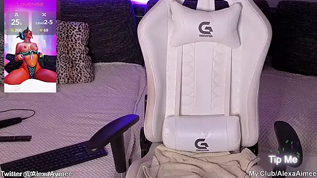 AlexaAimee online show from March 25, 2026, 10:14 am