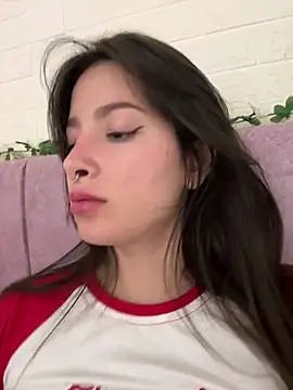 Snapshot of annaharper- chatting on December 20, 2024, 7:22 am annaharper- online show from December 20, 2024, 7:22 am