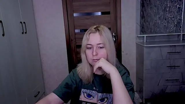 Snapshot of Kristy-Max chatting on March 26, 2026, 1:59 am Kristy-Max online show from March 26, 2026, 1:59 am