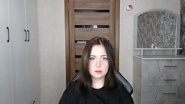 Snapshot of Kristy-Max chatting on October 27, 2025, 8:54 pm Kristy-Max online show from October 27, 2025, 8:54 pm