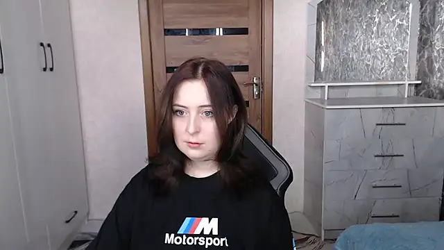 Snapshot of Kristy-Max chatting on November 1, 2025, 10:42 am Kristy-Max online show from November 1, 2025, 10:42 am