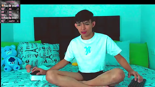 Snapshot of Tonny_twink_ chatting on February 16, 2025, 4:21 pm Tonny twink  online show from February 16, 2025, 4:21 pm