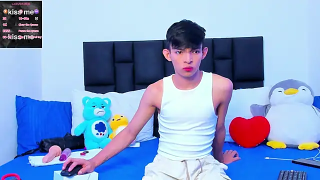 Snapshot of Tonny_twink_ chatting on March 9, 2025, 9:57 am Tonny twink  online show from March 9, 2025, 9:57 am