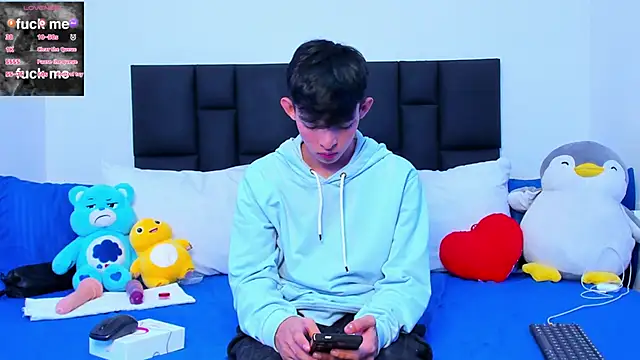Snapshot of Tonny_twink_ chatting on March 8, 2025, 7:38 am Tonny twink  online show from March 8, 2025, 7:38 am
