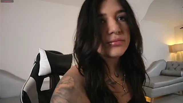 ashleyvalirya online show from March 27, 2026, 7:26 pm