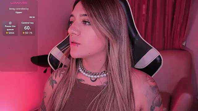 Snapshot of ashleyvalirya chatting on December 18, 2025, 4:06 am ashleyvalirya online show from December 18, 2025, 4:06 am