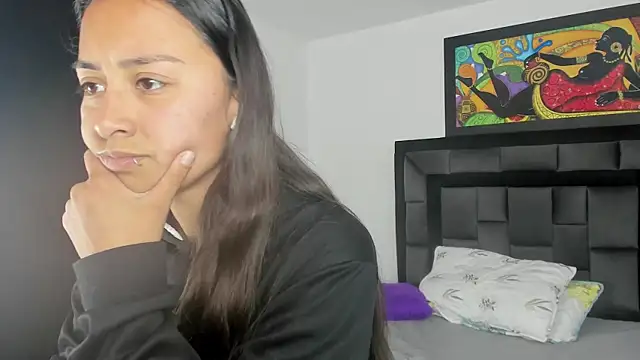 tatiana valencia online show from February 11, 2025, 3:18 pm