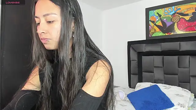 tatiana valencia online show from February 23, 2025, 12:48 pm