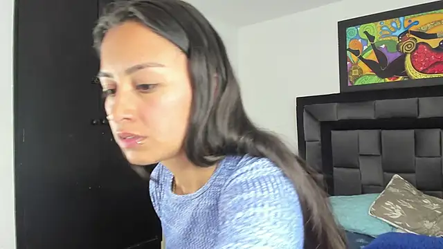 tatiana valencia online show from February 25, 2025, 3:42 pm