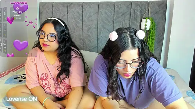 Snapshot of maddie-and-chelsea- chatting on March 16, 2026, 8:51 am maddie-and-chelsea- online show from March 16, 2026, 8:51 am