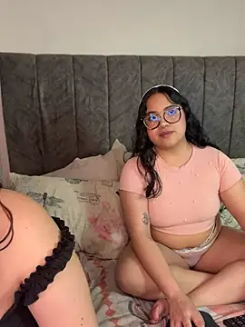 Snapshot of maddie-and-chelsea- chatting on April 8, 2026, 10:06 am maddie-and-chelsea- online show from April 8, 2026, 10:06 am