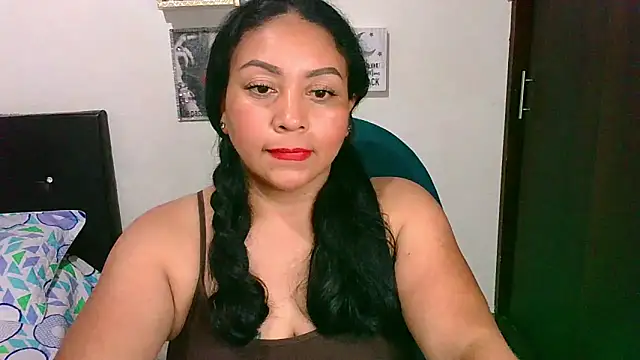 Snapshot of zaray_bella chatting on April 15, 2026, 9:26 pm zaray bella online show from April 15, 2026, 9:26 pm