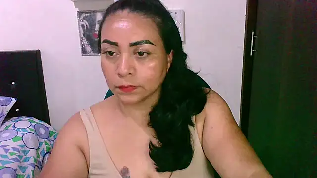 Snapshot of zaray_bella chatting on March 12, 2026, 10:25 pm zaray bella online show from March 12, 2026, 10:25 pm