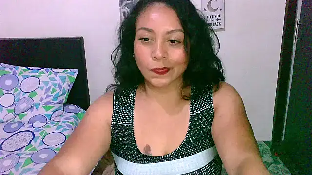 Snapshot of zaray_bella chatting on January 7, 2026, 10:26 pm zaray bella online show from January 7, 2026, 10:26 pm