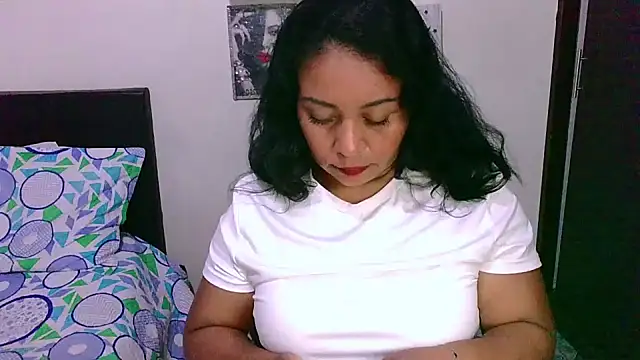 Snapshot of zaray_bella chatting on January 8, 2026, 10:38 pm zaray bella online show from January 8, 2026, 10:38 pm