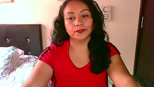 Snapshot of zaray_bella chatting on March 4, 2026, 8:38 pm zaray bella online show from March 4, 2026, 8:38 pm