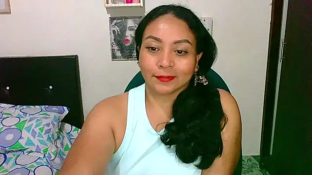 Snapshot of zaray_bella chatting on April 16, 2026, 9:37 pm zaray bella online show from April 16, 2026, 9:37 pm