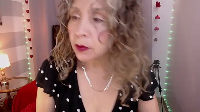 Afrodita sg online show from February 15, 2026, 1:43 pm