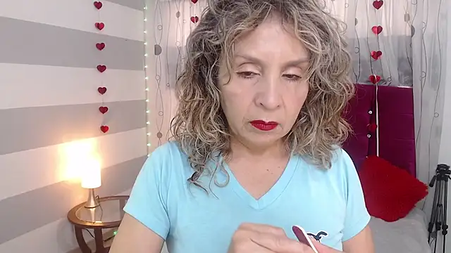 Afrodita sg online show from November 3, 2025, 1:47 pm