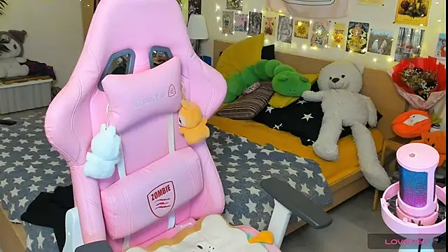 Snapshot of Sunny_Elly chatting on June 18, 2026, 5:40 pm Sunny Elly online show from June 18, 2026, 5:40 pm