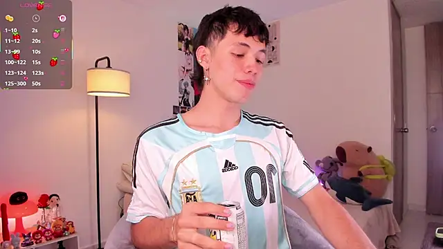 Snapshot of angel_bless19 chatting on October 20, 2025, 8:53 pm angel bless19 online show from October 20, 2025, 8:53 pm