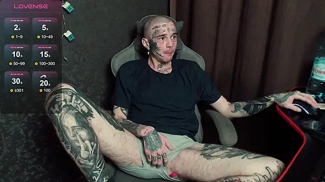 Snapshot of lonelycrystal chatting on October 6, 2025, 3:02 pm lonelycrystal online show from October 6, 2025, 3:02 pm