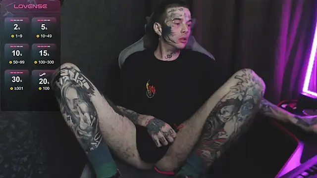 Snapshot of lonelycrystal chatting on January 10, 2025, 5:24 pm lonelycrystal online show from January 10, 2025, 5:24 pm