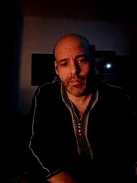 Snapshot of medioarabemediogypsi chatting on March 14, 2026, 12:38 am medioarabemediogypsi online show from March 14, 2026, 12:38 am