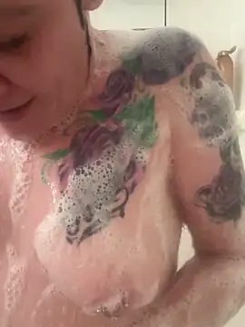 RavenRayyy online show from December 15, 2025, 11:10 pm