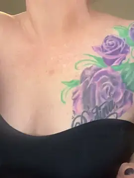 RavenRayyy online show from October 19, 2025, 3:09 am