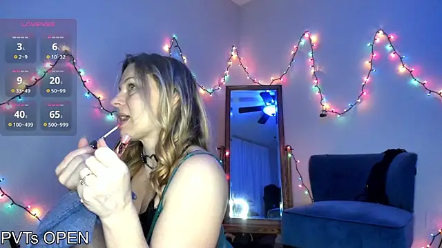 Peaches N Kreme online show from December 4, 2025, 2:54 am