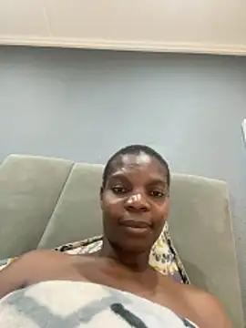 Snapshot of Cocowett chatting on December 3, 2025, 7:57 pm Cocowett online show from December 3, 2025, 7:57 pm