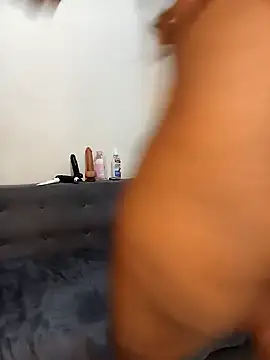 Snapshot of Cocowett chatting on March 18, 2025, 2:51 am Cocowett online show from March 18, 2025, 2:51 am