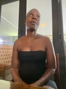 Snapshot of Cocowett chatting on November 15, 2025, 3:27 pm Cocowett online show from November 15, 2025, 3:27 pm