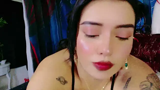 Snapshot of MeliizaQueen chatting on April 22, 2026, 12:56 pm MeliizaQueen online show from April 22, 2026, 12:56 pm