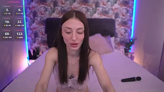 Snapshot of Alice_Arwen chatting on April 19, 2026, 6:58 am Alice Arwen online show from April 19, 2026, 6:58 am