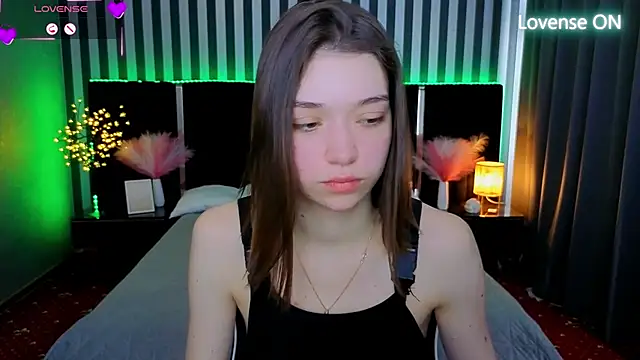 Snapshot of Cherry_Wipe chatting on May 4, 2026, 1:03 pm Cherry Wipe online show from May 4, 2026, 1:03 pm