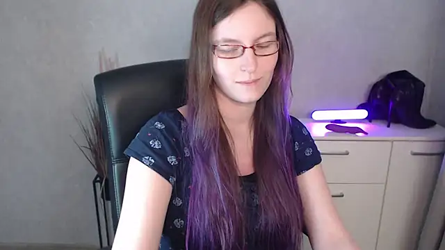 Snapshot of emmaxDelight chatting on November 13, 2025, 6:23 pm emmaxDelight online show from November 13, 2025, 6:23 pm