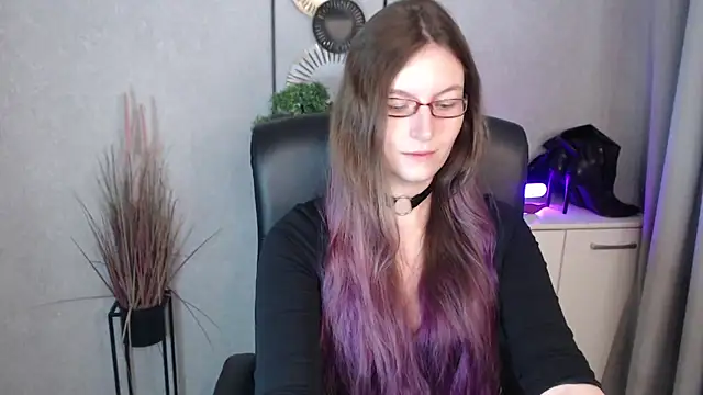 Snapshot of emmaxDelight chatting on October 28, 2025, 6:45 am emmaxDelight online show from October 28, 2025, 6:45 am