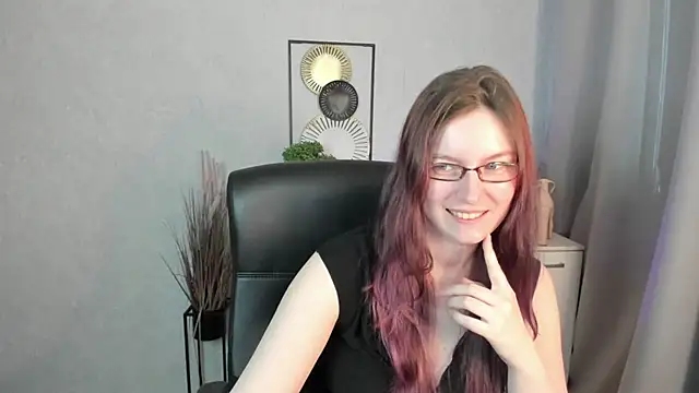 emmaxDelight online show from April 9, 2026, 6:30 am