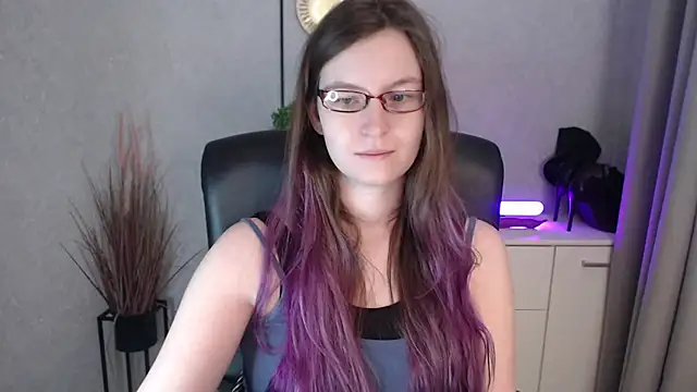 Snapshot of emmaxDelight chatting on November 27, 2025, 6:25 am emmaxDelight online show from November 27, 2025, 6:25 am