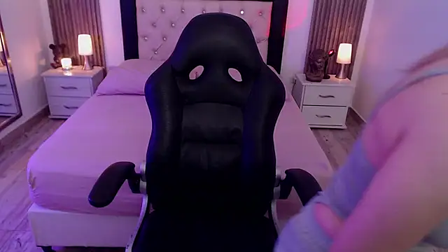 Snapshot of zoe_jones13 chatting on September 18, 2025, 3:20 am zoe jones13 online show from September 18, 2025, 3:20 am