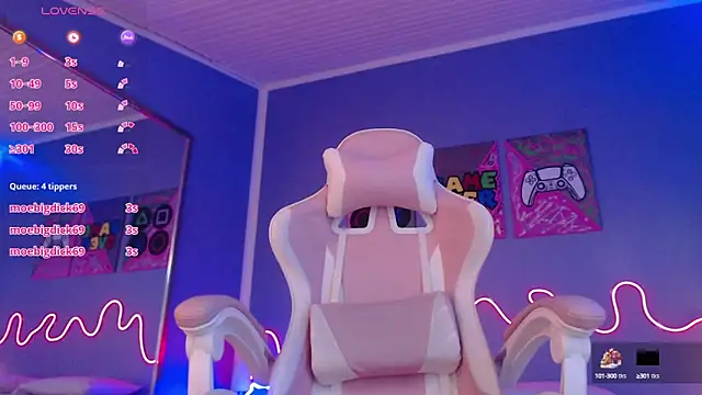 Snapshot of zoe_jones13 chatting on March 17, 2025, 9:55 am zoe jones13 online show from March 17, 2025, 9:55 am